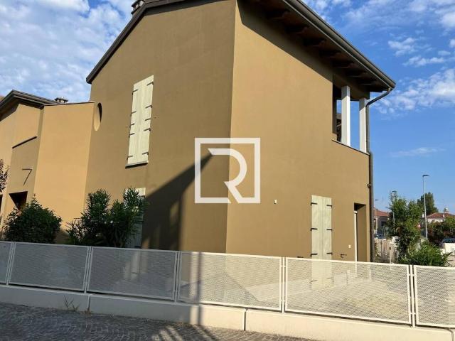Villa Schiera in vendita a Russi, Reggio Emilia