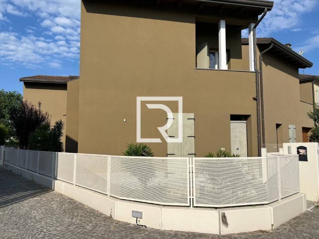 Villa Schiera in vendita a Russi, Reggio Emilia