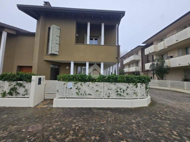 Villa Schiera in vendita a Russi, Reggio Emilia