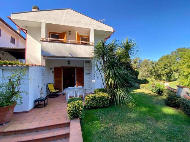 Villa Schiera in vendita a Sabaudia, Lazio