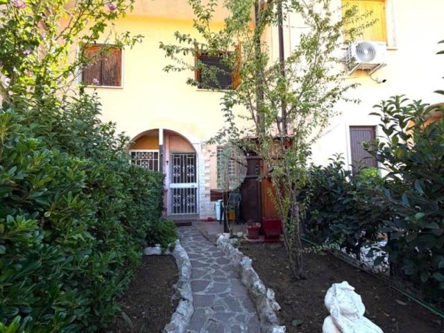 Villa Schiera in vendita a Bella Farnia, Sabaudia