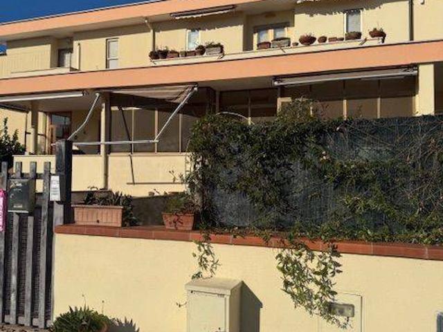 Villa Schiera in vendita a Scopeto di San Donato, Sabaudia