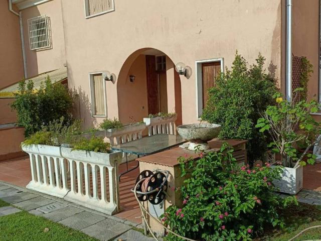 Villa Schiera in vendita a Sabaudia, Lazio