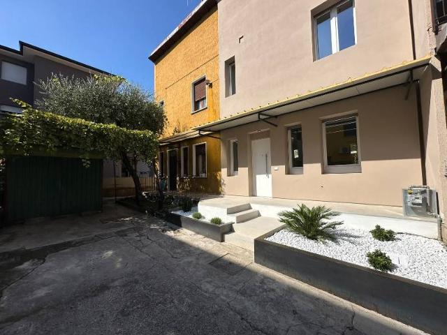 Villa Schiera in vendita a Villa di Salò, Salò