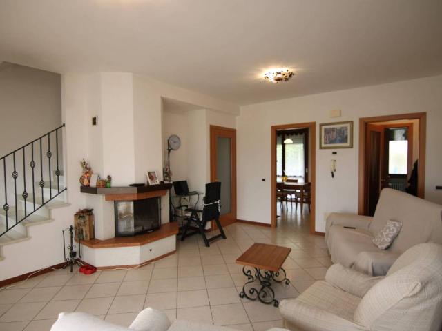 Villa Schiera in vendita a Saludecio, Reggio Emilia