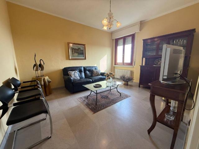 Villa Schiera in vendita a Saludecio, Reggio Emilia