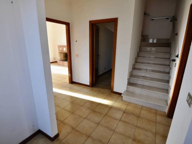Villa Schiera in vendita a Salaria, Marche