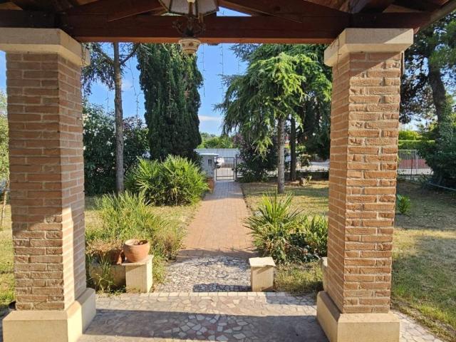 Villa Schiera in vendita a San Bonifacio, Verona