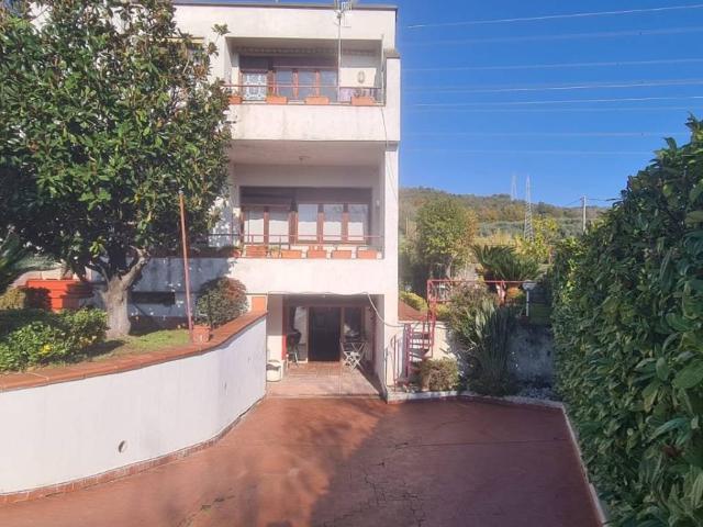 Villa Schiera in vendita a San Cipriano Picentino, Campania