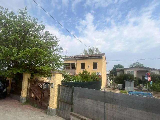 Villa Schiera in vendita a San Cipriano Po, Lombardia