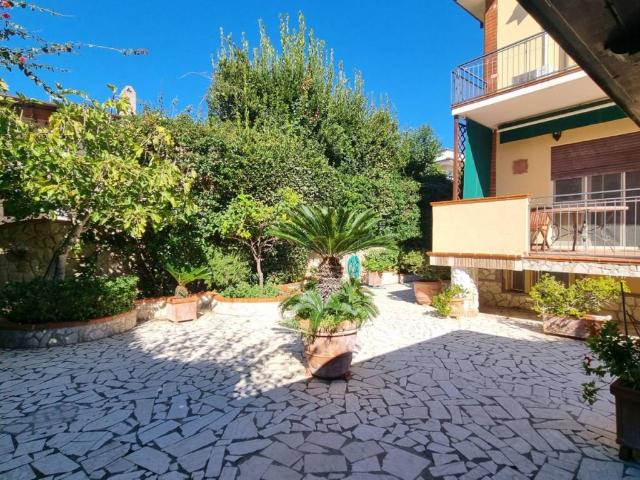 Villa Schiera in vendita a San Felice Circeo, Lazio