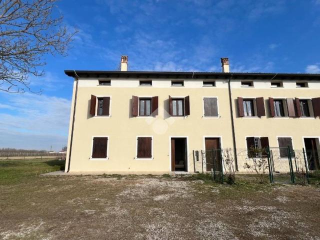 Villa Schiera in vendita a Unione Comuni Modenesi Area Nord, San Felice Sul Panaro