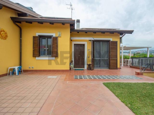 Villa Schiera in vendita a San Giovanni La Punta, Sicilia