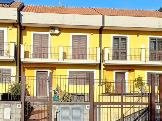 Villa Schiera in vendita a Trappeto, San Giovanni La Punta