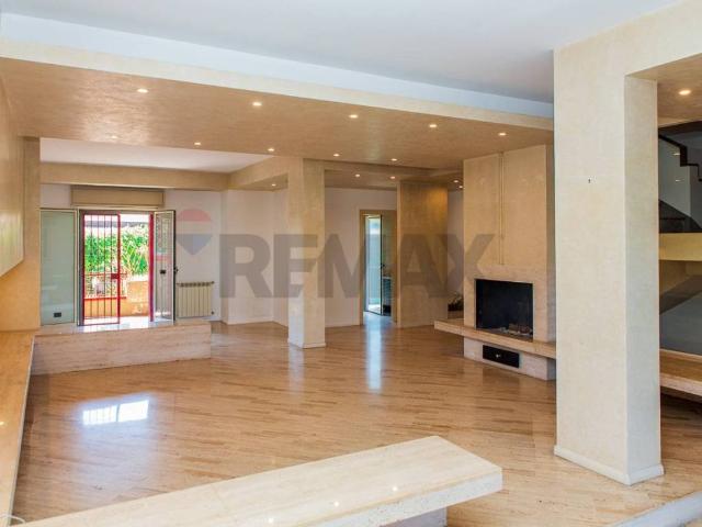 Villa Schiera in vendita a Trappeto, San Giovanni La Punta