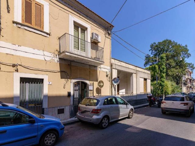 Villa Schiera in vendita a San Giovanni La Punta, Sicilia
