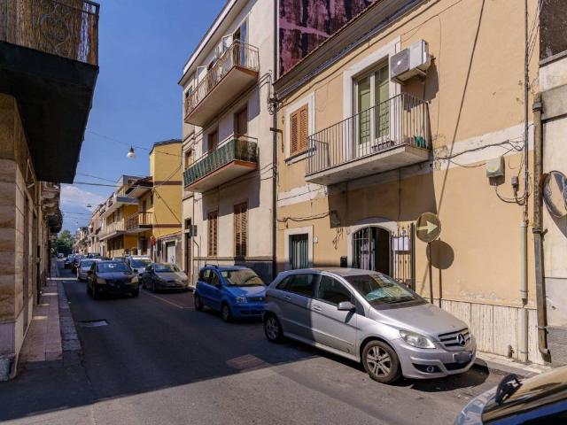 Villa Schiera in vendita a San Giovanni La Punta, Sicilia