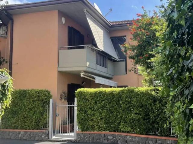 Villa Schiera in vendita a Trappeto, San Giovanni La Punta