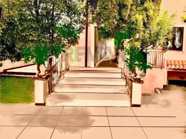 Villa Schiera in vendita a San Giovanni La Punta, Sicilia