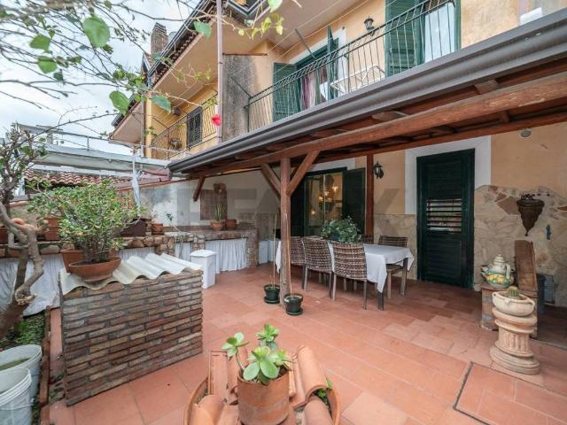 Villa Schiera in vendita a San Giovanni La Punta, Sicilia
