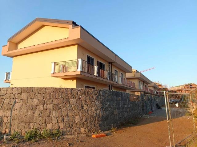 Villa Schiera in vendita a San Giovanni La Punta, Sicilia