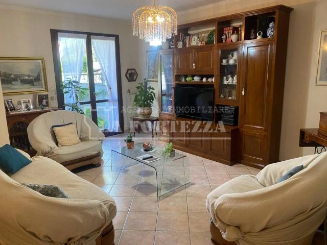 Villa Schiera in vendita a San Martino Ulmiano, San Giuliano Terme