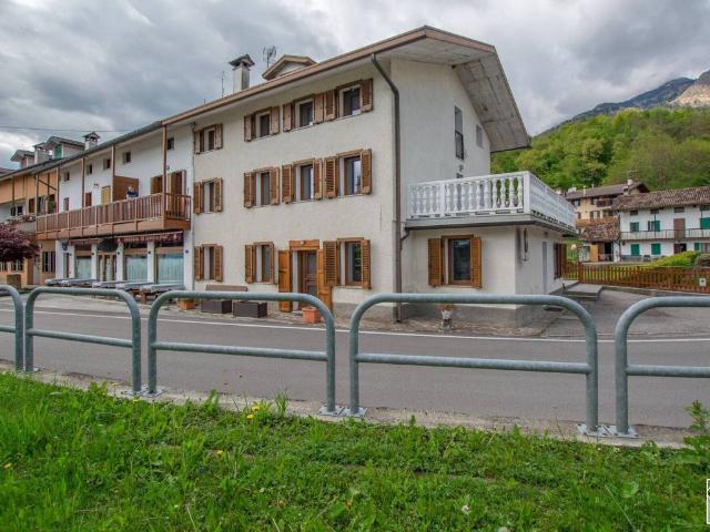 Villa Schiera in vendita a San Gregorio Nelle Alpi, Veneto