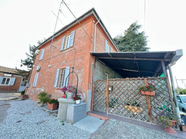 Villa Schiera in vendita a Mirandola, San Lazzaro