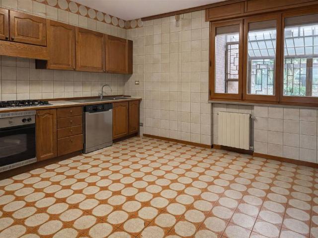 Villa Schiera in vendita a Ponticella, San Lazzaro di Savena