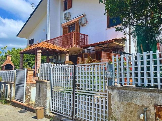 Villa Schiera in vendita a San Mango Piemonte, Campania