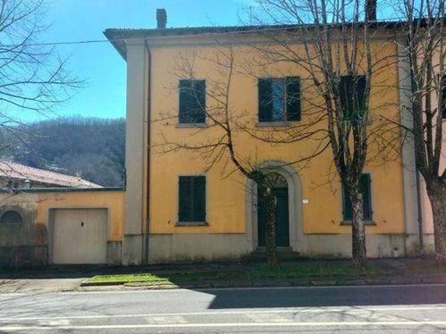 Villa Schiera in vendita a Piteglio, Toscana