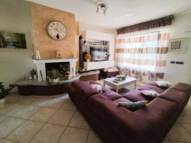 Villa Schiera in vendita a Serravalle