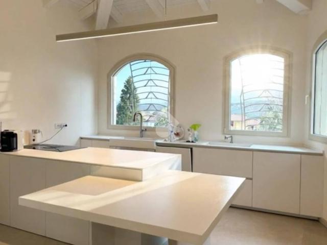 Villa Schiera in vendita a Serravalle