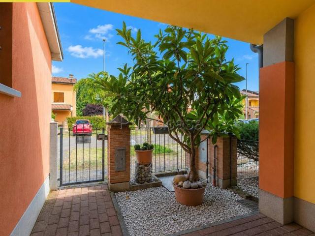 Villa Schiera in vendita a Pianura Reggiana, Re