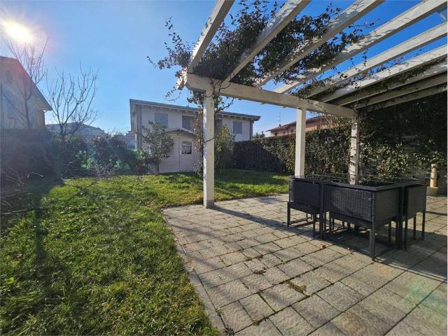 Villa Schiera in vendita a Pianura Reggiana, Re