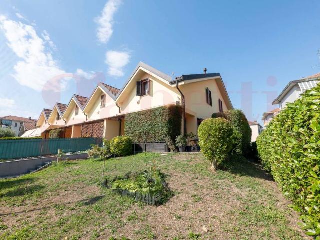 Villa Schiera in vendita a Oltrepo, Piemonte