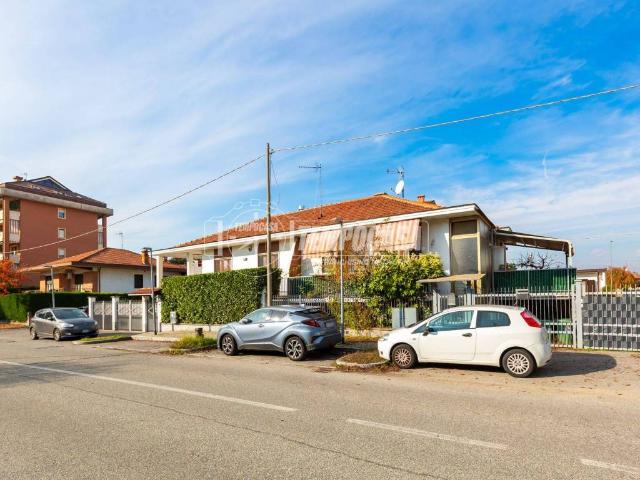 Villa Schiera in vendita a Oltrepo, Piemonte