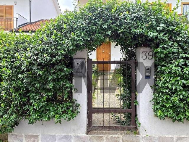 Villa Schiera in vendita a Cascina del Mulino, Piemonte