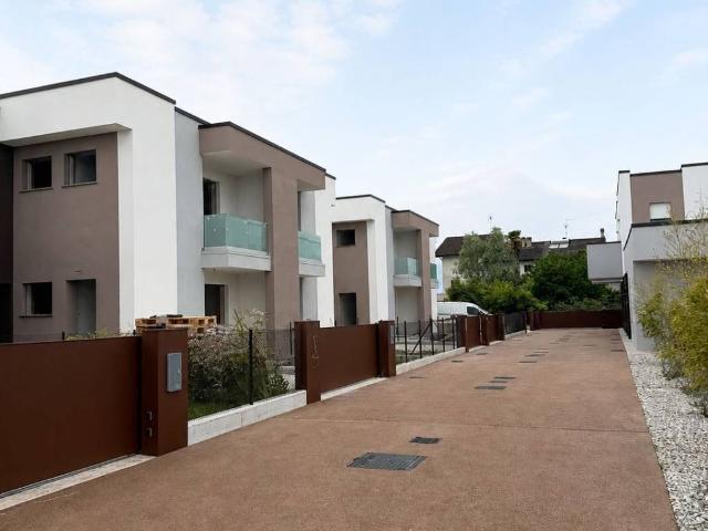 Villa Schiera in vendita a San Giorgio al Tagliamento, San Michele Al Tagliamento
