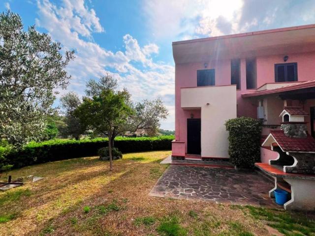 Villa Schiera in vendita a San Giorgio, Calabria