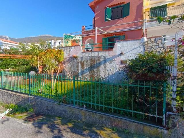 Villa Schiera in vendita a Villaggio Bridge, San Nicola Arcella