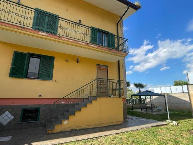 Villa Schiera in vendita a San Nicola Manfredi, Campania