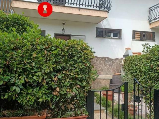 Villa Schiera in vendita a San Paolo Bel Sito, Campania