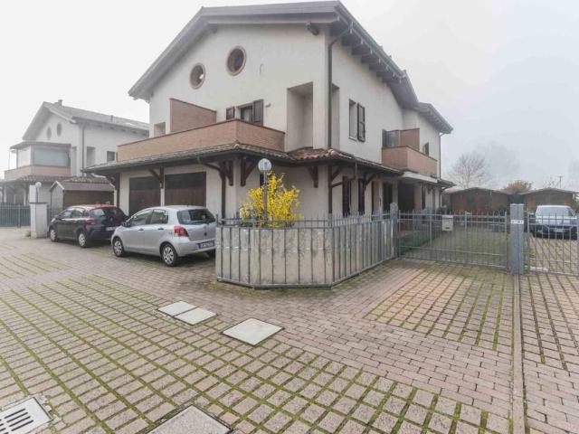Villa Schiera in vendita a Unione Reno Galliera, San Pietro In Casale
