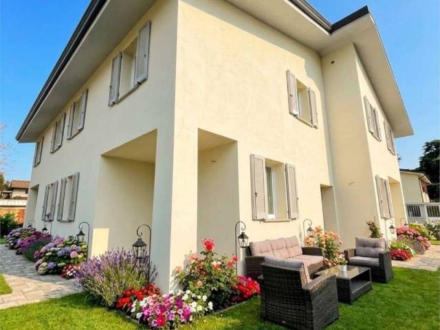 Villa Schiera in vendita a Val d’Enza, Re