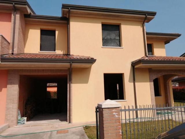 Villa Schiera in vendita a Unione Comuni Modenesi Area Nord, San Possidonio