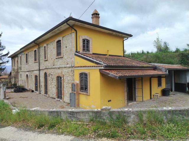 Villa Schiera in vendita a San Potito Ultra, Campania