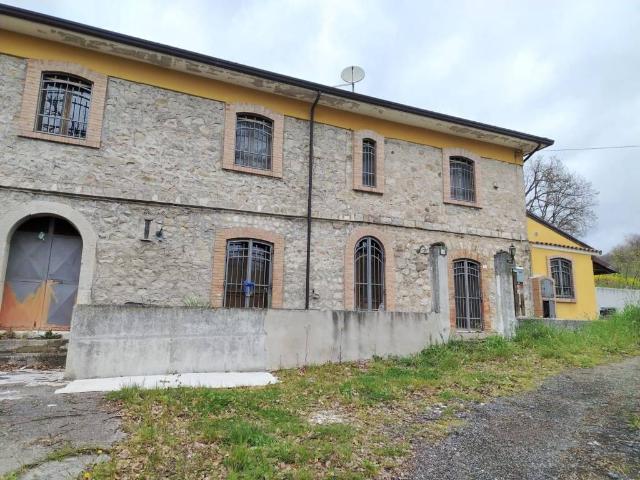 Villa Schiera in vendita a San Potito Ultra, Campania