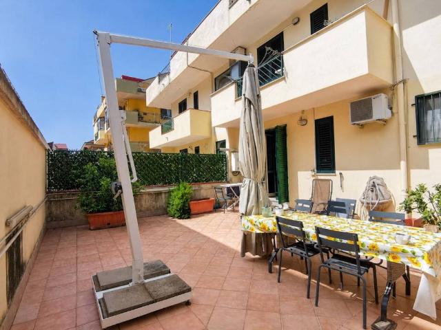 Villa Schiera in vendita a San Prisco, Campania