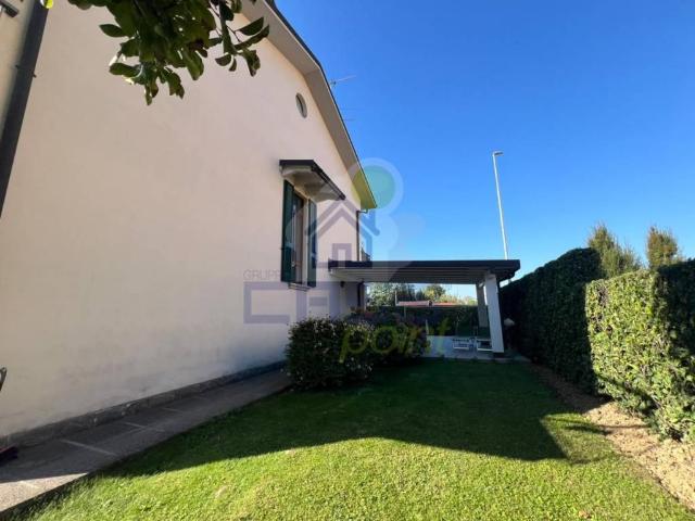 Villa Schiera in vendita a Moientina, San Rocco al Porto